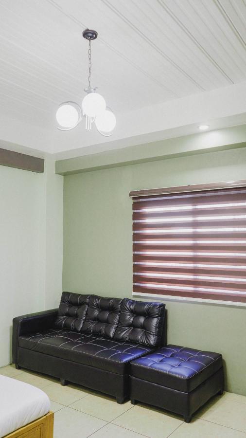 2428 Suites Urdaneta Luaran gambar