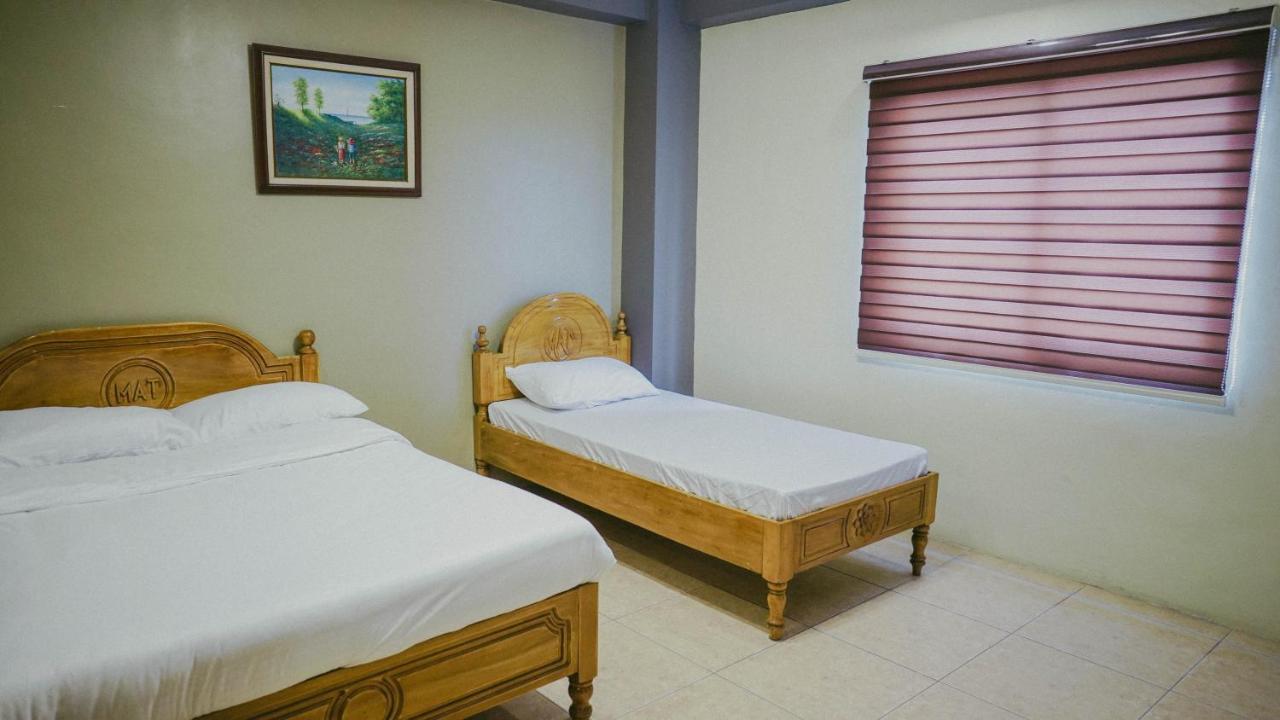 2428 Suites Urdaneta Luaran gambar