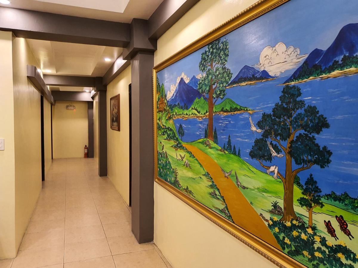 2428 Suites Urdaneta Luaran gambar